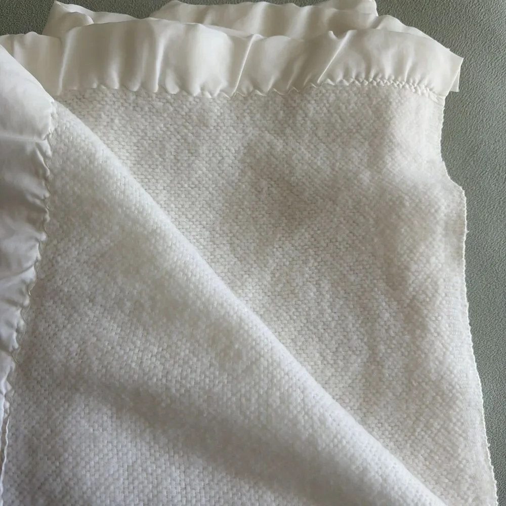 Vtg Faribo Acrylic/Poly White Blanket Waffle Weave Satin Trim 86x72
